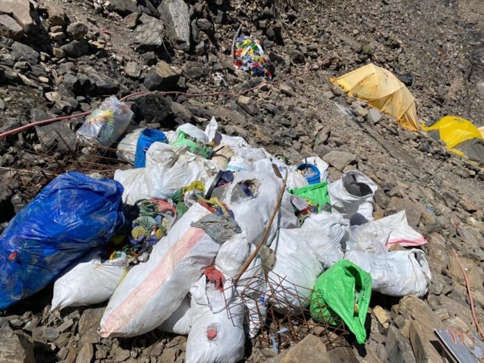 900 kg garbage collected from Mt Manaslu