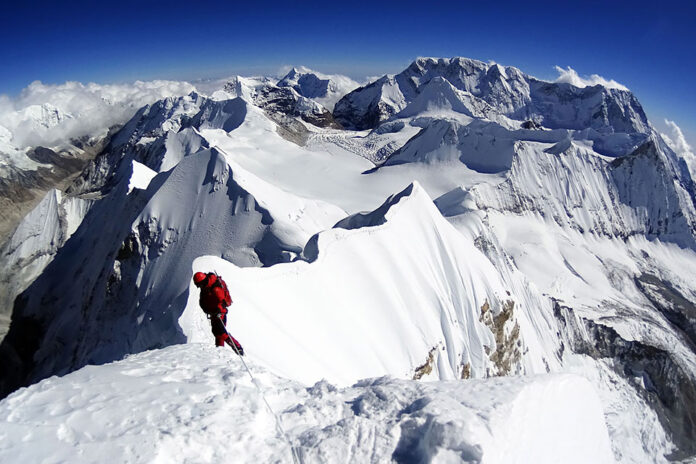 ‘Nepal Tourism Recovery Expedition 2020’ team ascends Mt Baruntse