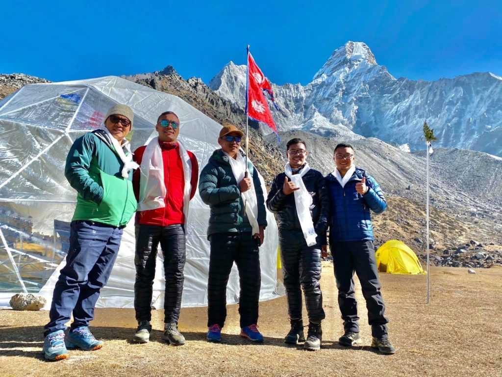 Qatar prince to scale Amadablam