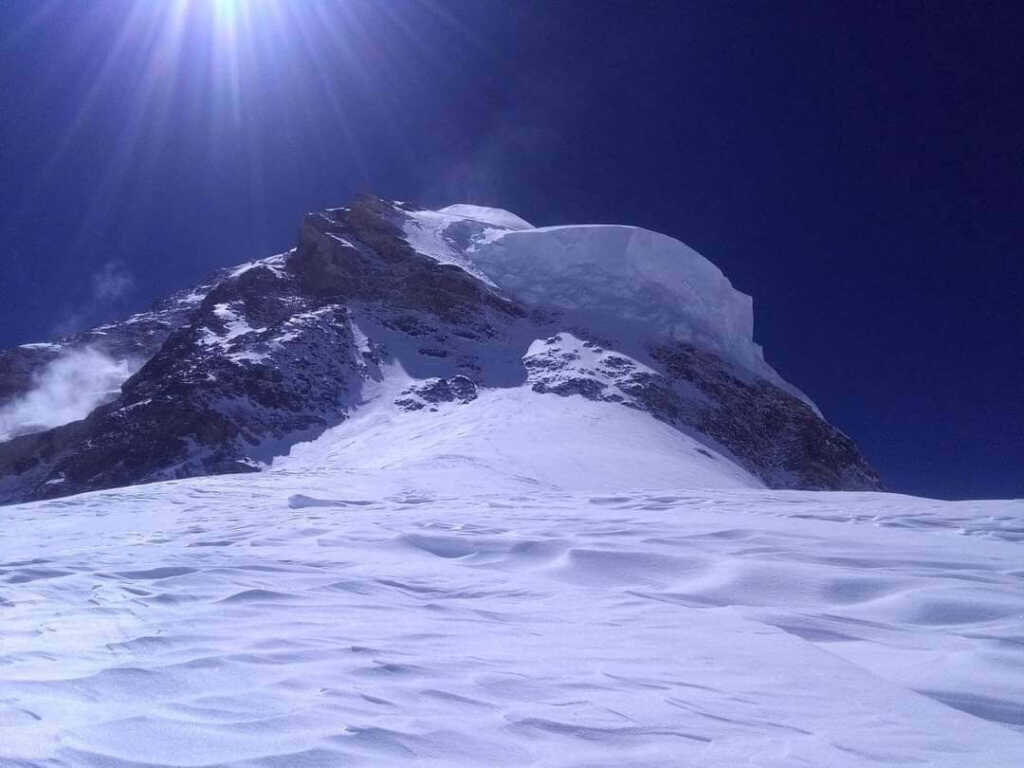 10 Nepali climbers summit Mt K2 successfully