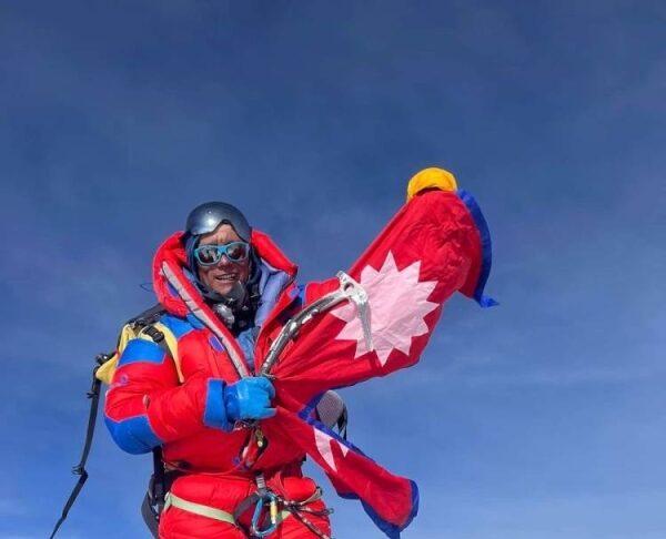 Sanu Sherpa makes double ascent of 13 peaks as climbers scale Makalu